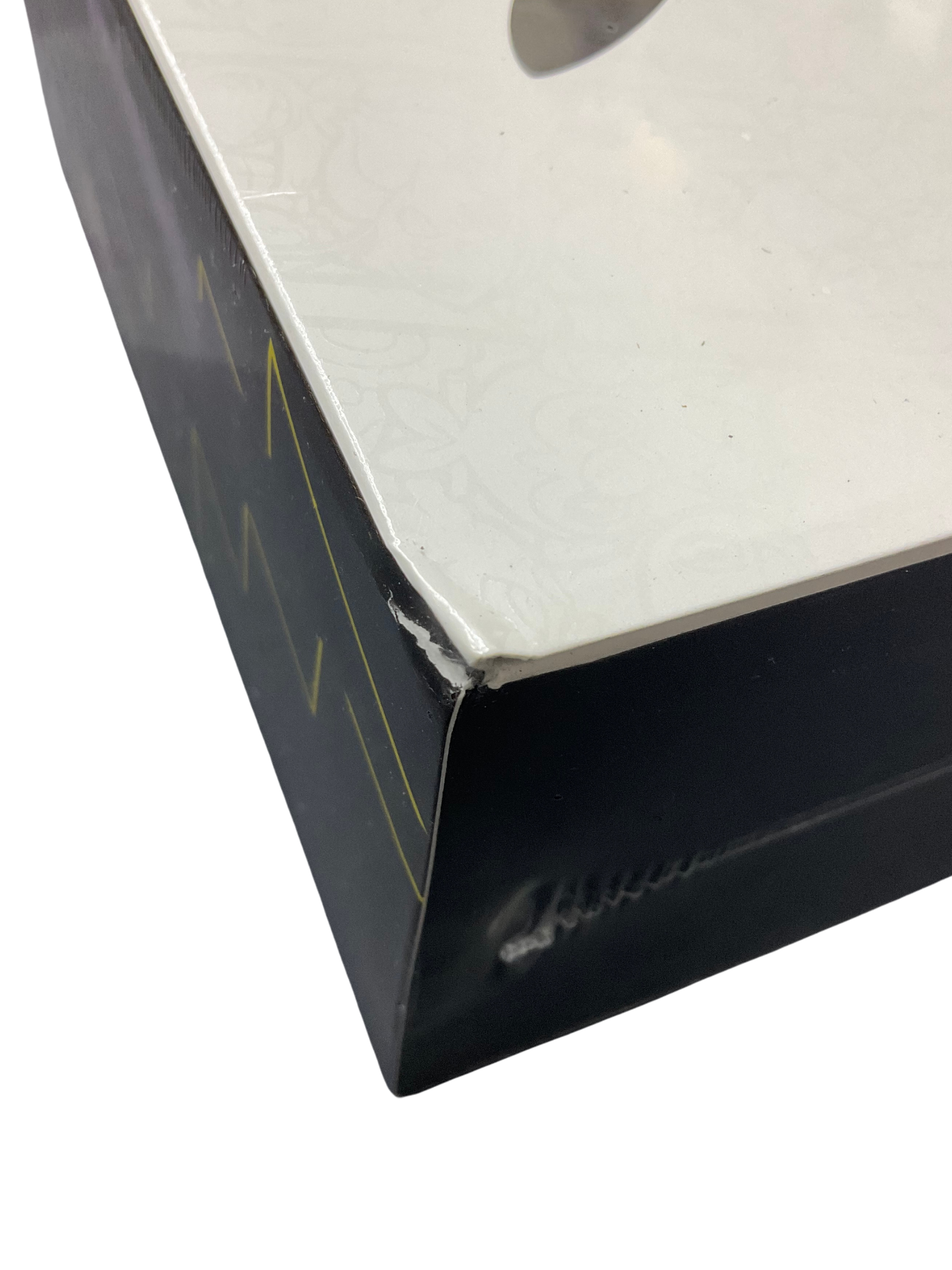 Celebrations Elite Trainer Box [Damaged No. 145]