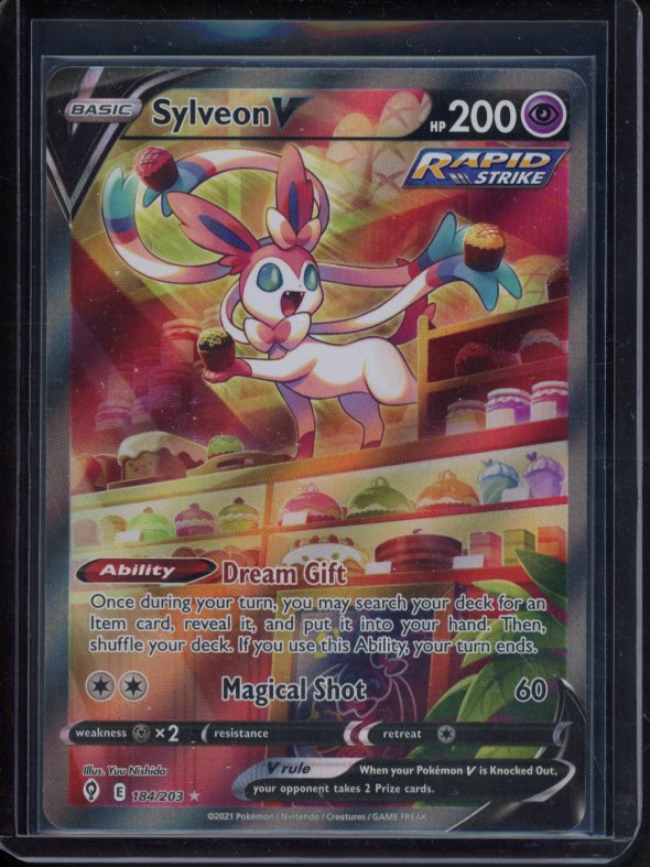 Sylveon V 184/203 Raw RookieLegends
